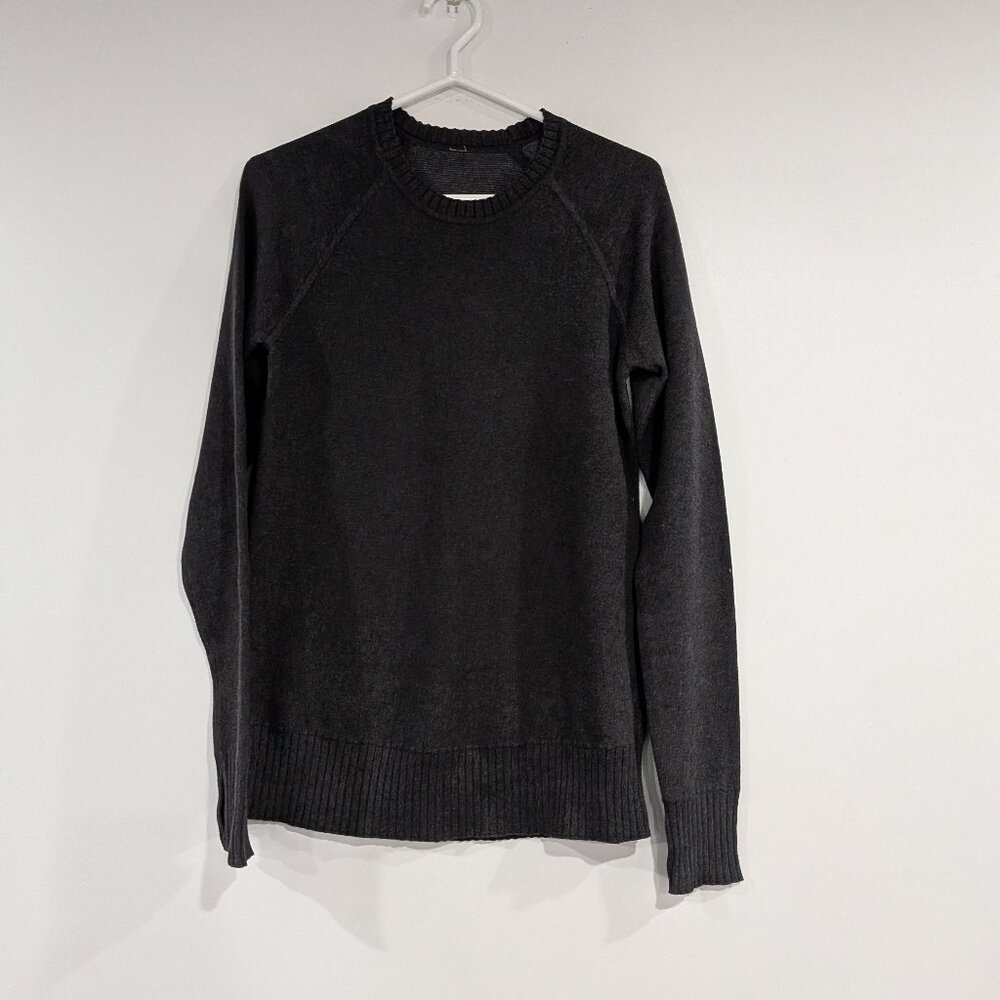 Lululemon Crew Neck Knit Sweater with Thumb Holes Charcoal Grey Size 4